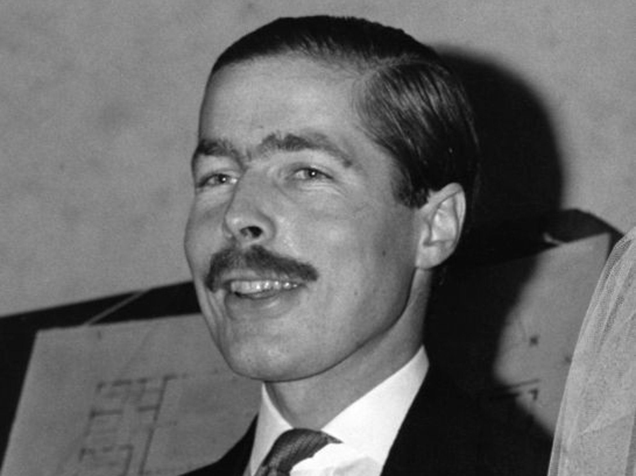 Lord Lucan, la vedova rivela: "Mi picchiava con un bastone e poi..."