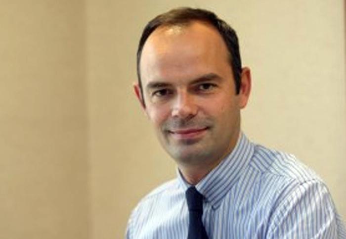 Francia, Emmanuel Macron nomina primo ministro: è Edouard Philippe