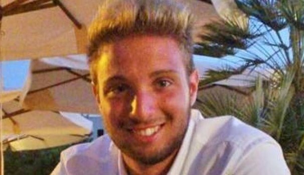 Trecate (Novara), auto si ribalta e finisce sotto un tir: Michele Bianchi muore