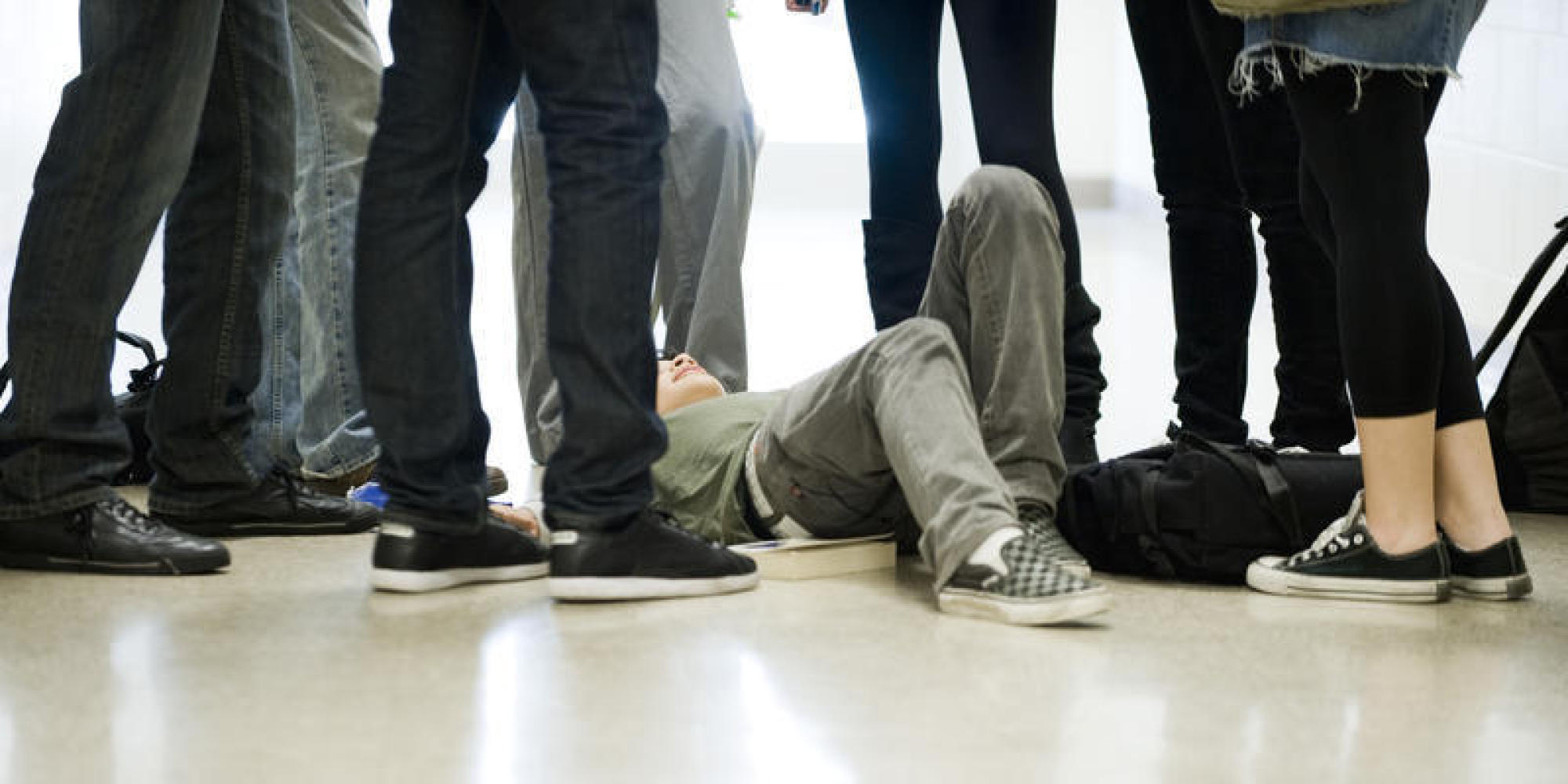 Bullismo a Nocera Inferiore, 12enne insultato e picchiato da coetanei