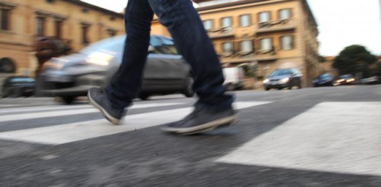 Dopo Blue Whale ecco il nuovo gioco dei giovanissimi: farsi investire... per finta