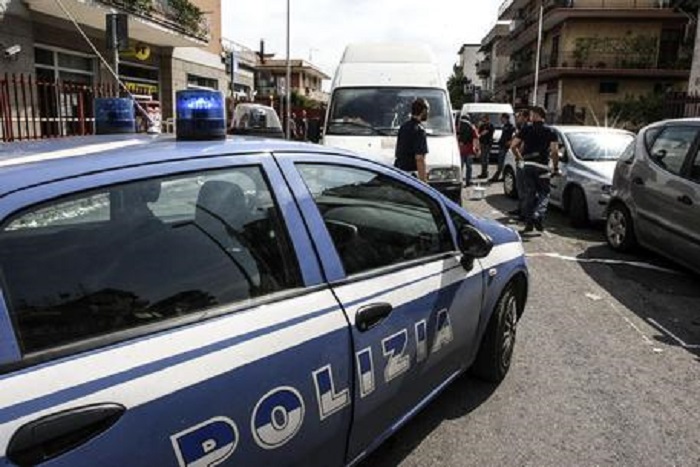 Furto con abbraccio: due rom rapinavano così gli anziani