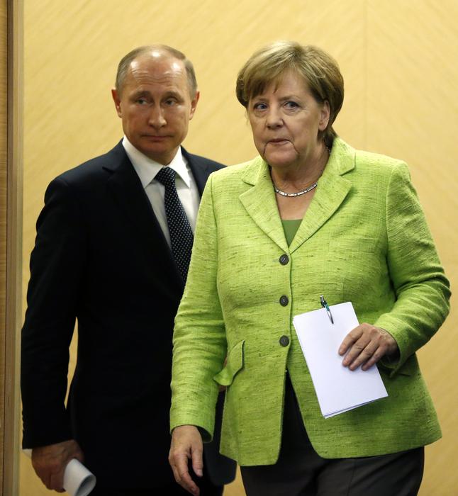 Merkel paladina dei gay contro Putin