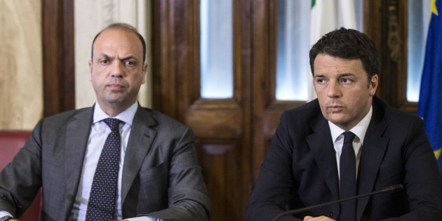 Renzi attacca Alfano: "Hai fatto il ministro di tutto e non riesci a prendere il 5%"