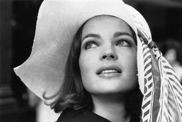 Romy Schneider, profanata a Parigi la tomba dell'attrice morta nel 1982