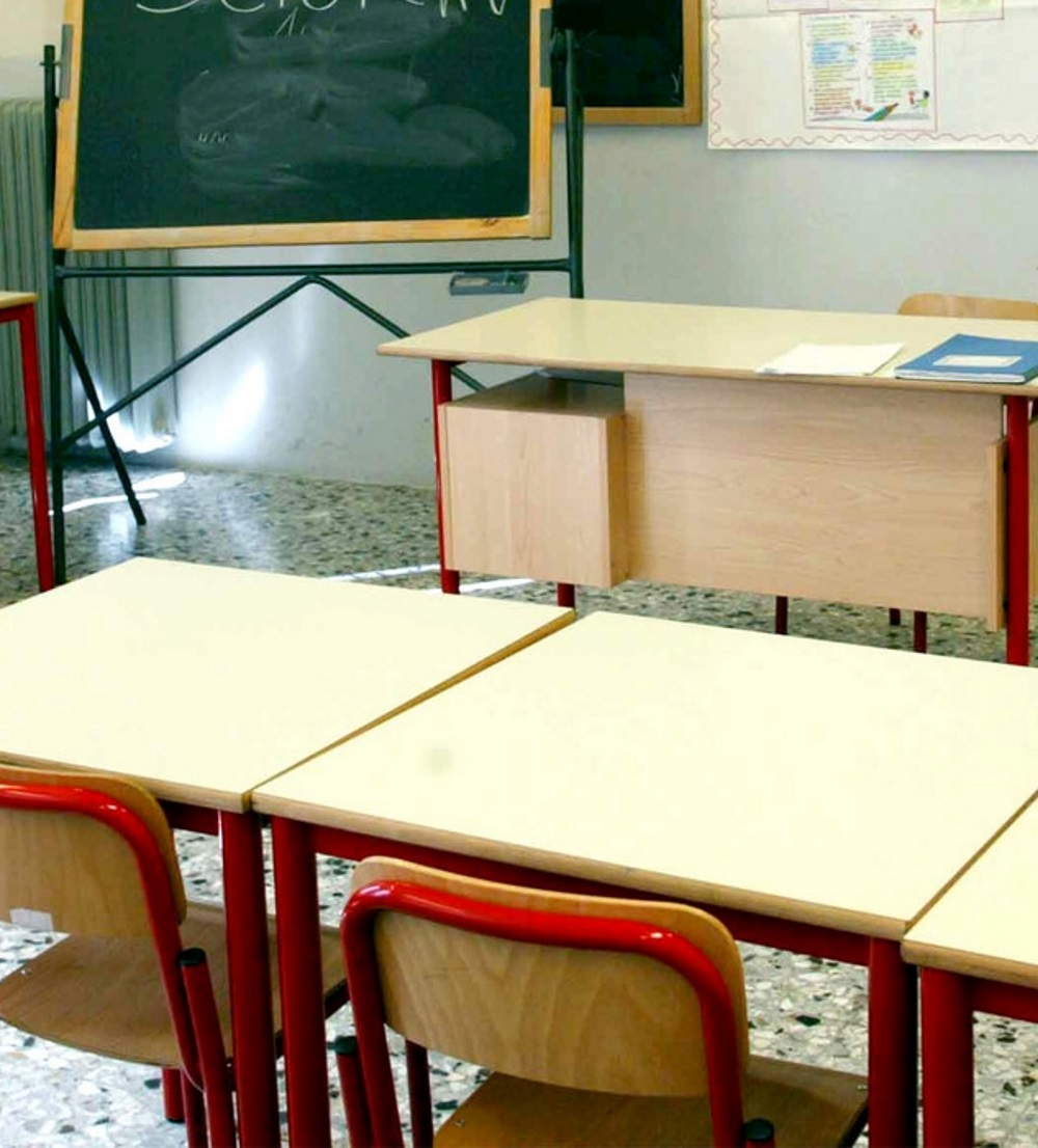 Napoli, accoltella compagno di scuola e scrive lettera: "Ti chiedo scusa"