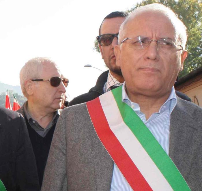 Terni, sindaco Leopoldo Di Girolamo e assessore arrestati per appalti a cooperative