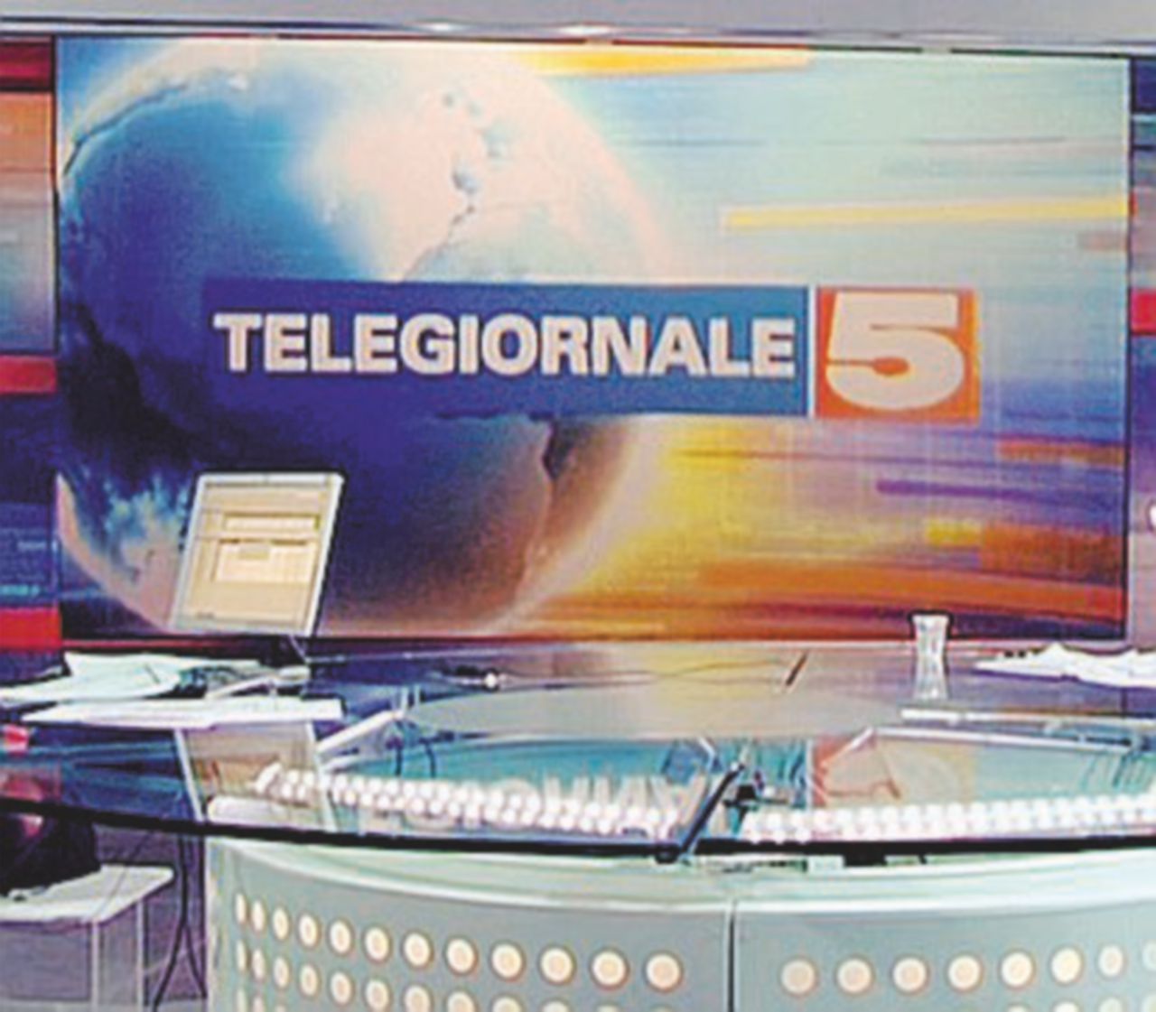 Tg5 dice addio a Roma? Mediaset vuole spostarlo a Milano, scatta sciopero giornalisti