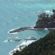 Traghetto su scogli a Cinque Terre, paura a bordo ma nessun ferito2