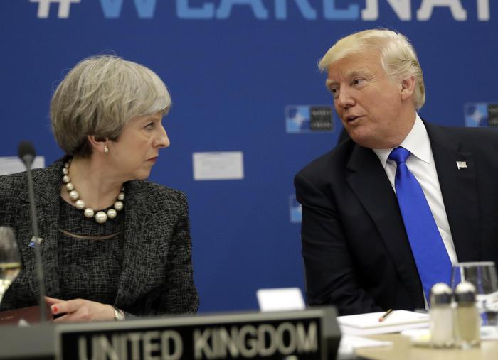 Manchester, Trump: "Punirò chi ha rivelato notizie". Gb riprende collaborazione