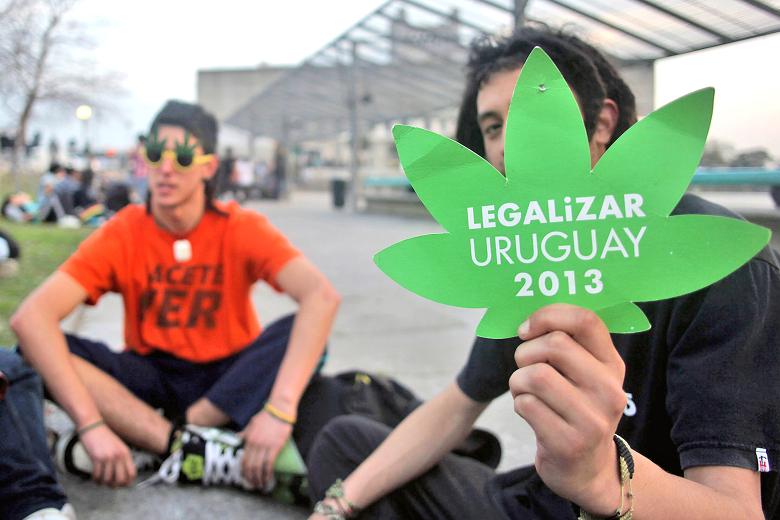 Uruguay, registro per comprare la "marijuana di Stato"