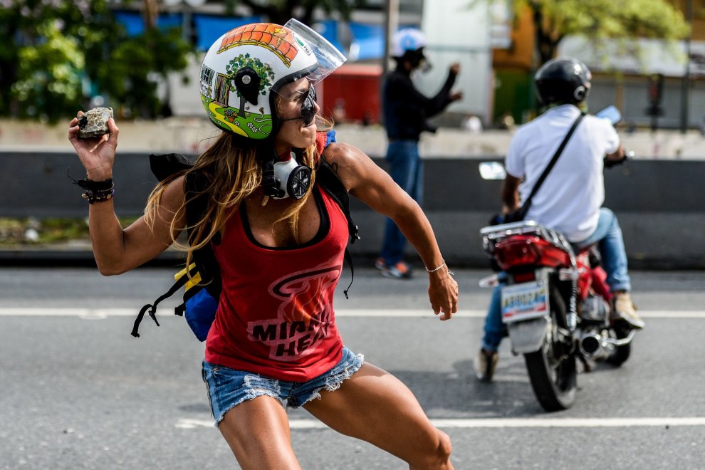 Venezuela: Caterina Ciarcelluti, la "wonder woman" contro Nicolas Maduro FOTO