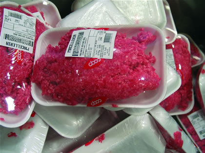 Alice Blandini: "Licenziata perché vegetariana". La Coop: "Ha rifiutato il solo posto disponibile"