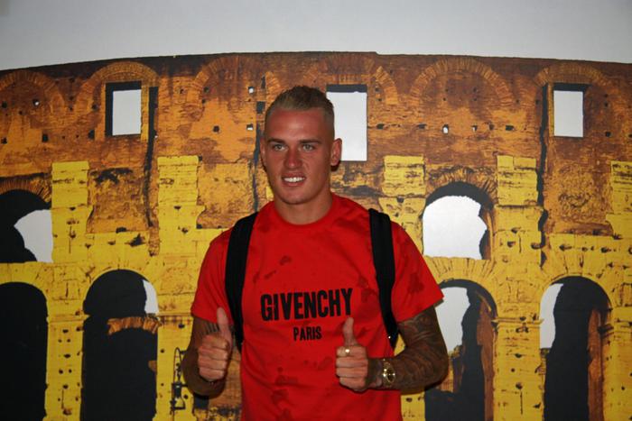 Rick Karsdorp salterà il ritiro della Roma per operazione al menisco