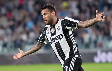Calciomercato Juventus: Dani Alves, Douglas Costa, Matuidi, Donnarumma, Alex Sandro. Le ultimissime