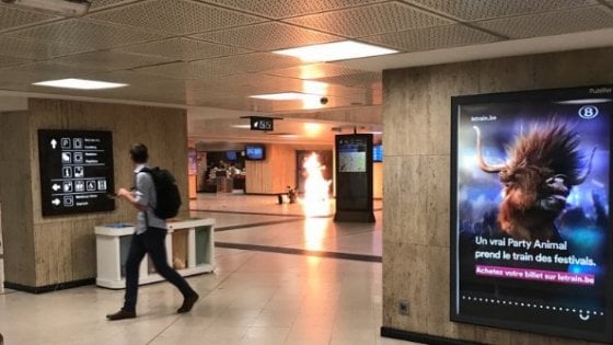 Bruxelles, attentato sventato nella stazione centrale: morto il presunto terrorista