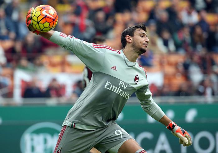 Calciomercato Roma: Karsdorp, Donnarumma, Totti. Le ultimissime