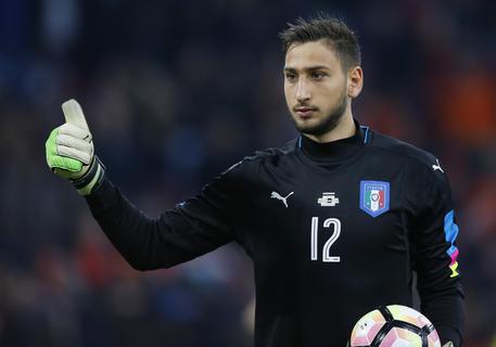 Gigio Donnarumma, Raiola apre al rinnovo: "Dopo l'Europeo incontriamo il Milan"