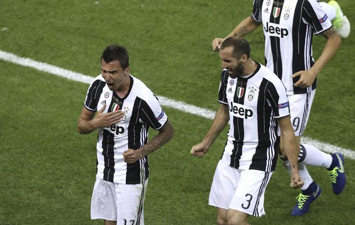 Mario Mandzukic: "Fiero di far parte di questa squadra e della Juventus"