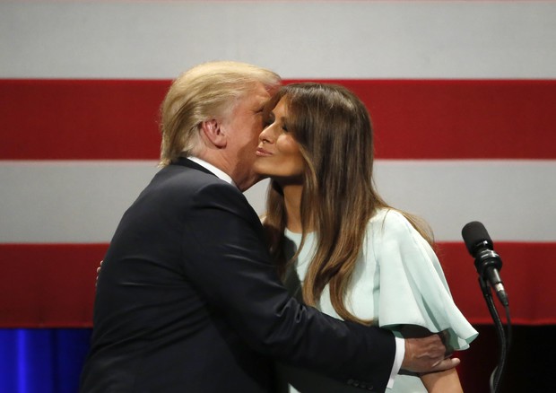 Melania Trump, Spy di Alfonso Signorini pubblica foto che fa discutere