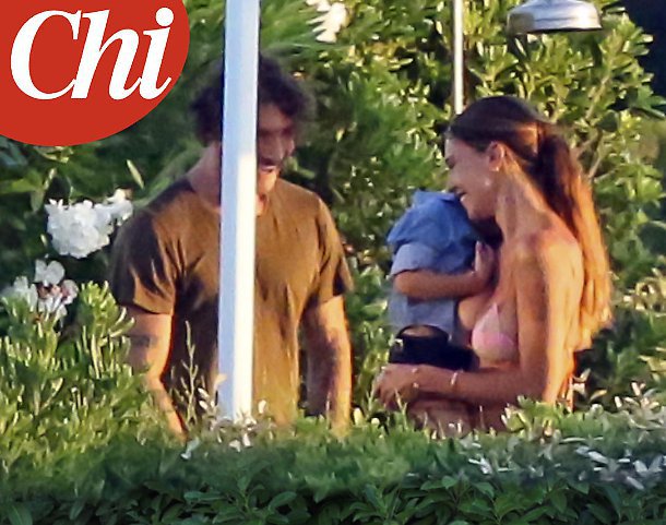 Belen Rodriguez incontra Stefano De Martino a Ibiza