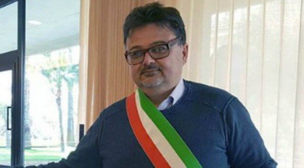 La benzina Consip è più cara della pompa sotto casa, sindaco nei guai