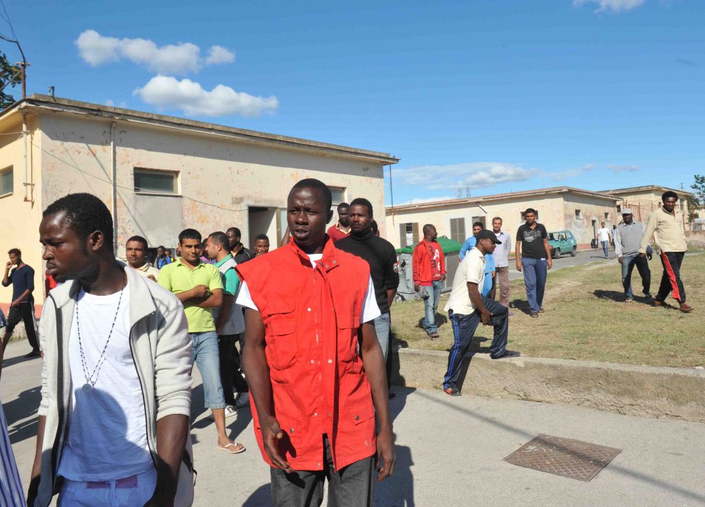 Domodossola, idea coprifuoco per i migranti: chi non lo rispetta sarà espulso