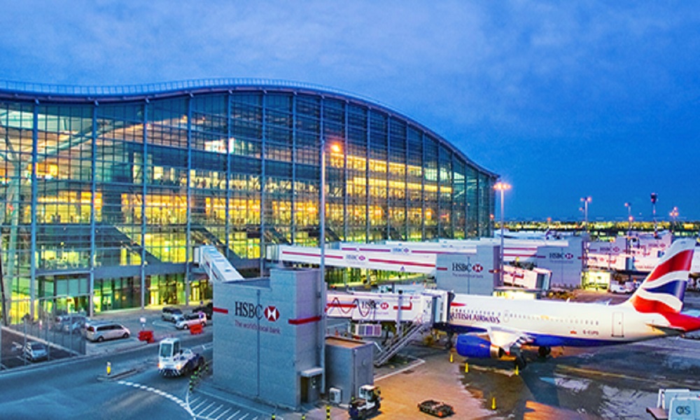 Londra, caos bagaglia a Heathrow: terminal in tilt