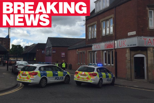 Newcastle, con il coltello all'ufficio di collocamento: impiegati in ostaggio