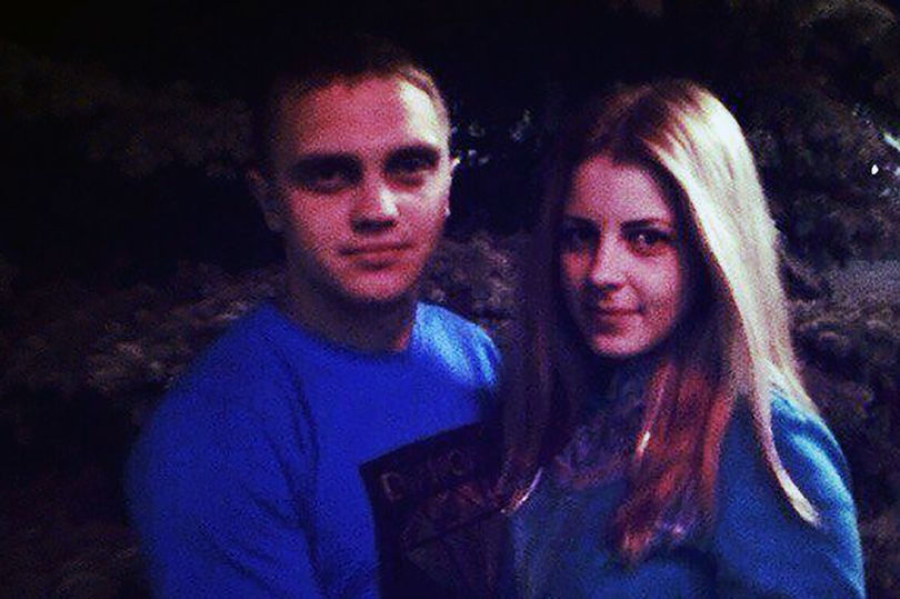 Appartati in macchina, sganciano freno a mano: finiscono nel lago. Morti annegati