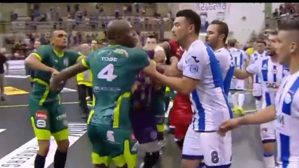 YOUTUBE Calcio a 5, rissa tra Luparense e Pescara: abruzzesi si ritirano
