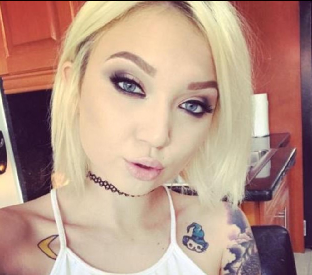 Dakota Skye picchia il fidanzato dopo un rapporto: lui le aveva chiesto di smettere di guardare il cellulare