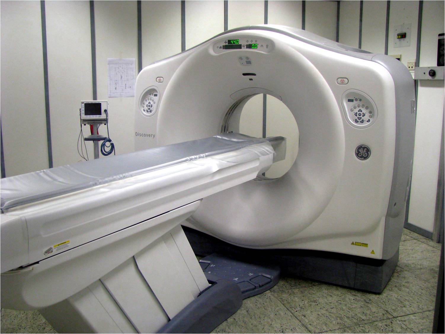 Prende peso fino a 266 kg, medici non gli fanno tac e muore: aveva raro tumore al pene