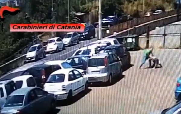 YOUTUBE Acireale: ragazzo picchia tassista di 61 anni che poi muore di infarto