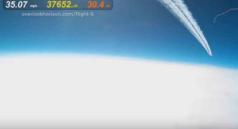 YOUTUBE Aereo di linea sfiora pallone aerostatico a oltre 11mila metri di quota