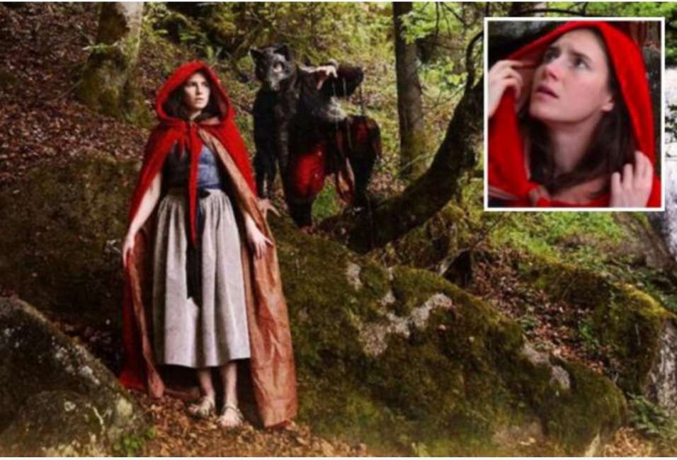 Amanda Knox apre profilo Instagram. FOTO vestita da Cappuccetto Rosso01