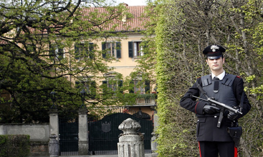 Arcore, due boati: fanno saltare bancomat vicino alla villa di Berlusconi