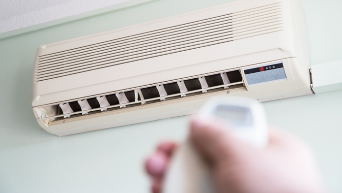 Non hai aria condizionata a casa? Ecco 12 trucchi per stare fresco