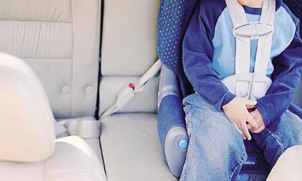 Scandiano (Reggio Emilia): bimbo di 6 anni lasciato in auto sotto il sole. Salvato dalla polizia