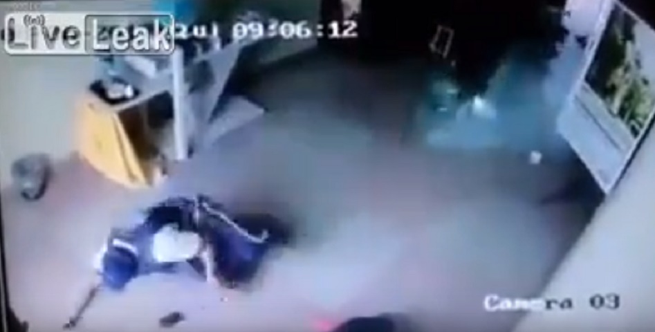 Rapinatore ucciso da guardia giurata in Brasile: residenti applaudono ed esultano