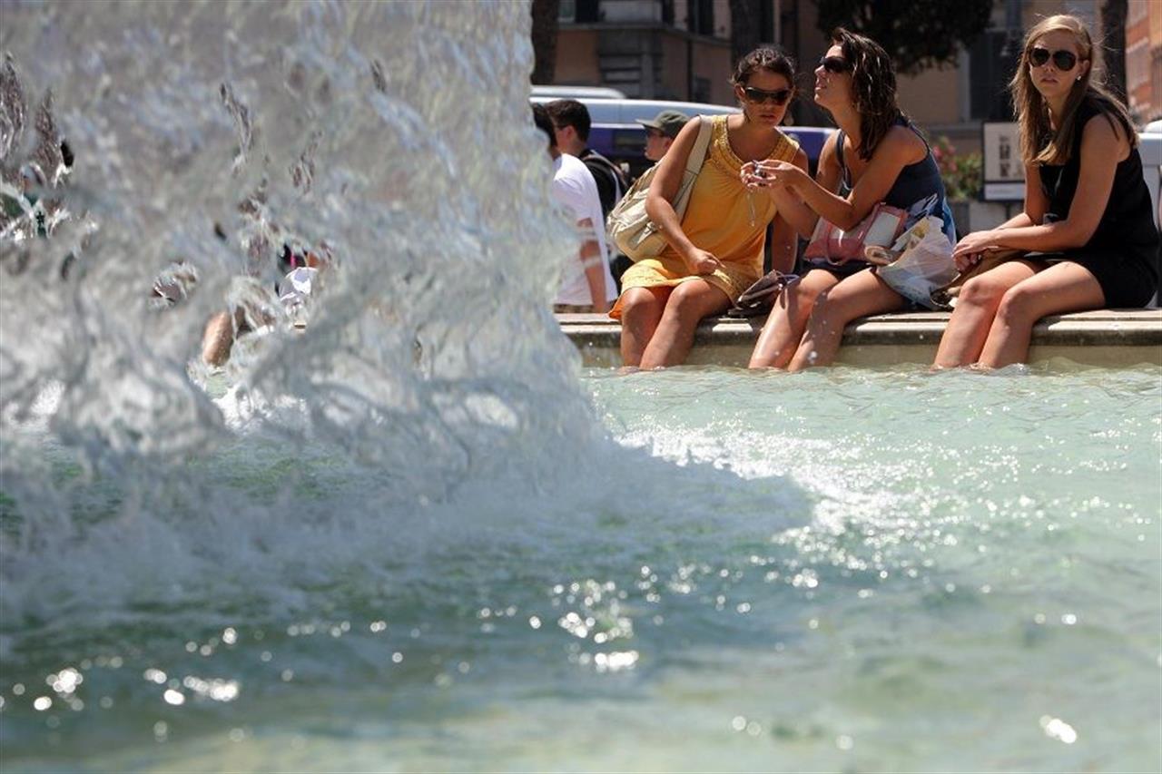 Meteo, caldo intenso e afa da giovedì 22 giugno: temperature fino a 37 gradi