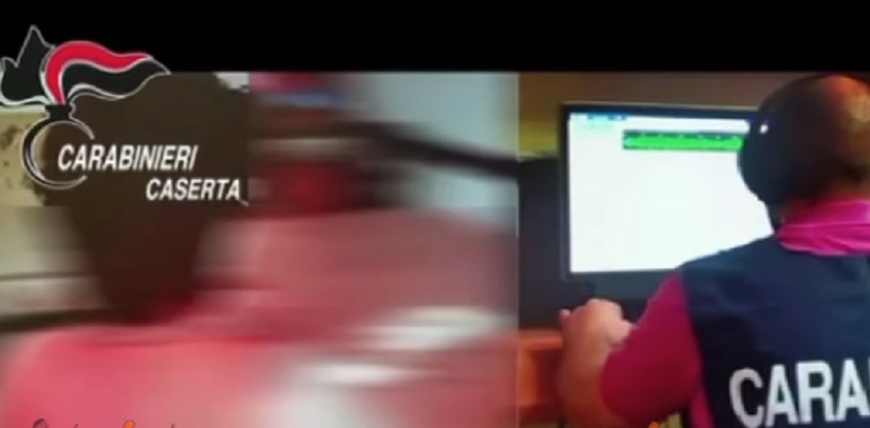 Caserta, truffavano gli anziani: "Nonna, ci devi dare 15 volte cento euro".