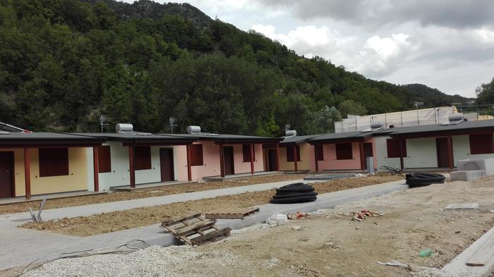 Terremoto Arquata del Tronto, lite tra sfollati alla assegnazione delle prime casette. Si passa al sorteggio