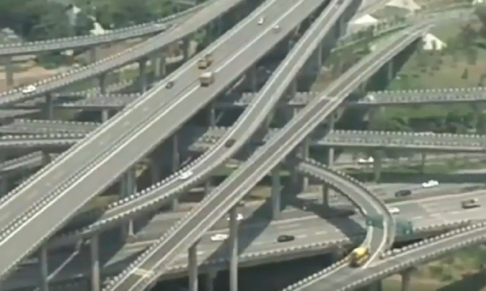 YOUTUBE Il cavalcavia più complicato del mondo è in Cina