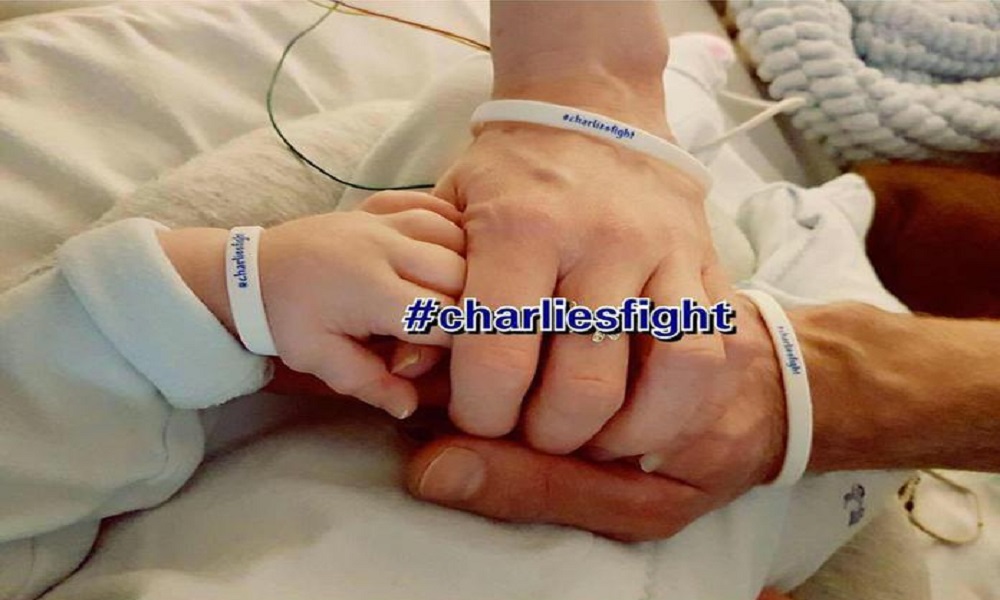 Charlie, domani sarà staccata spina. I genitori: "Siamo stati abbandonati"