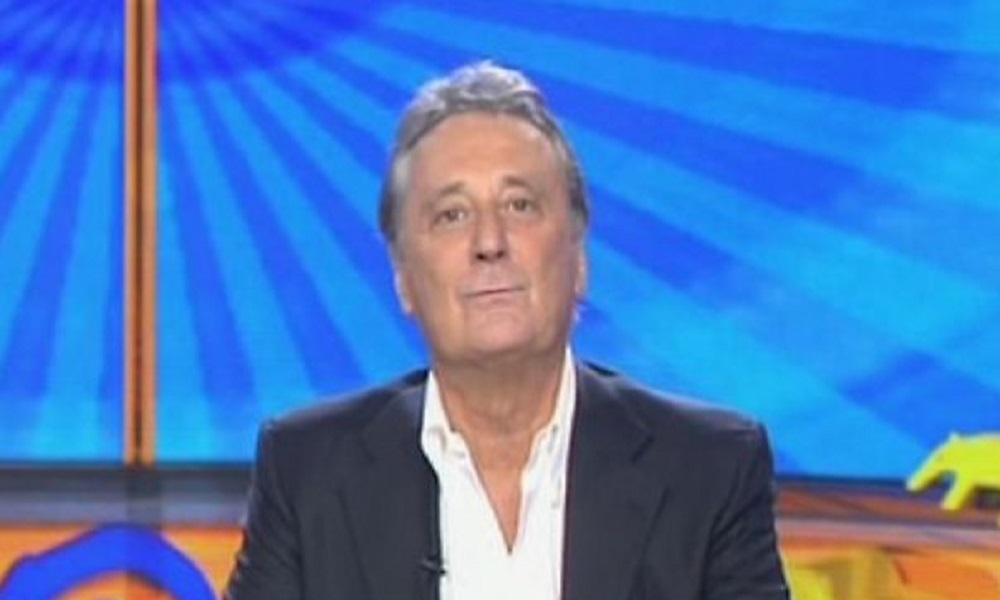 Enzo Iacchetti contro Flavio Insinna: "Non si va in televisione a vantarsi della beneficenza"