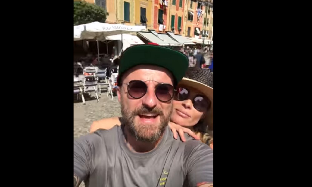 YOUTUBE Facchinetti a Portofino: “Ho visto un Vip chiedere lo sconto. Barbone, non ti vergogni?”