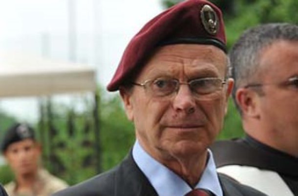 Gianni Fantini, ex generale Folgore contro Laura Boldrini: "Applausi? Ce li fanno i nostri caduti"