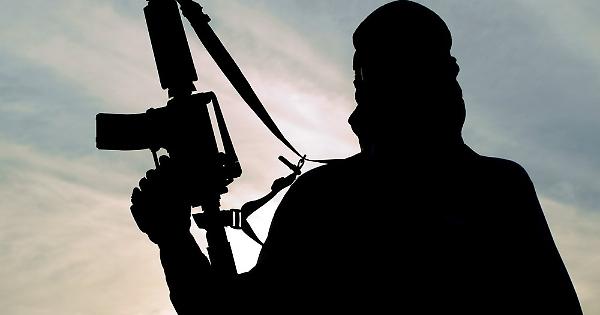 Isis, Lara Bombonati foreign fighter fermata a Tortona (Alessandria): voleva andare in Siria