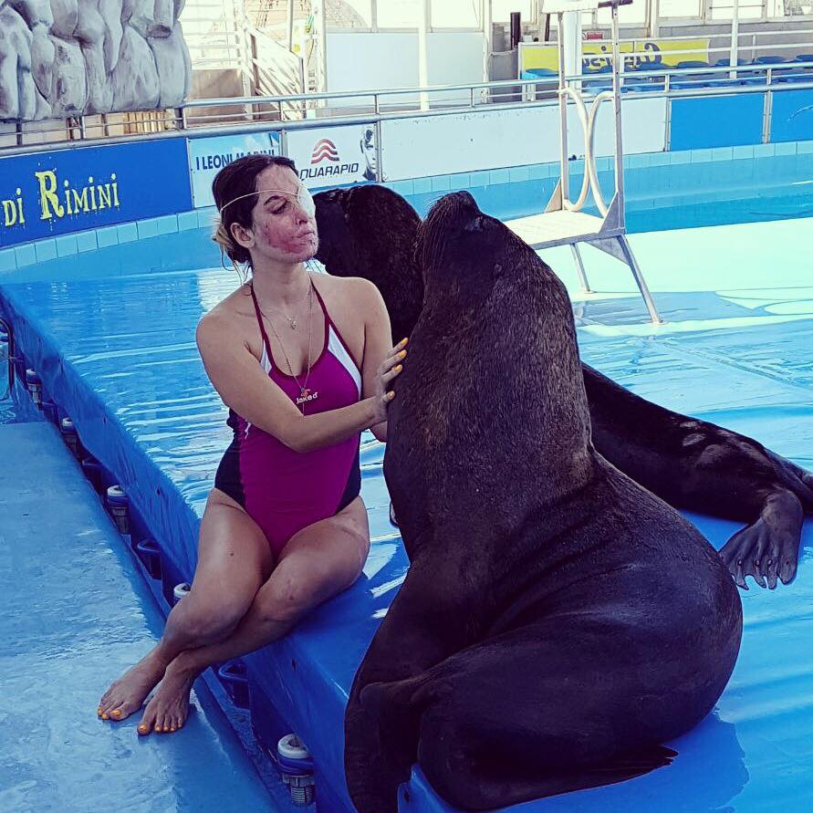 Gessica Notaro torna dai leoni marini all'Acquario di Rimini: "La mia forza"03